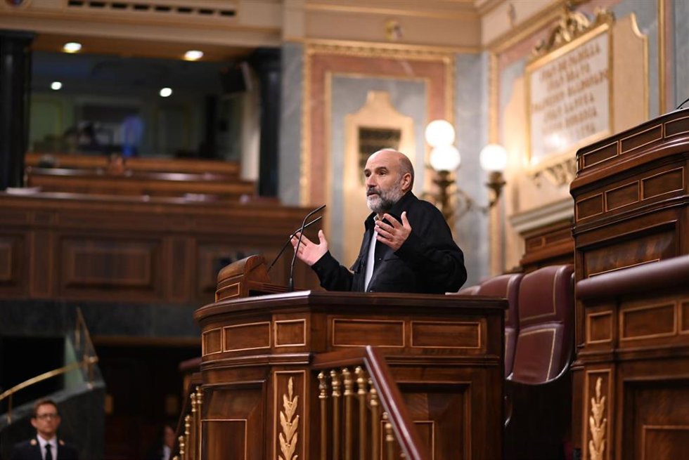 El diputado de BNG Néstor Rego interviene durante una sesión plenaria extraordinaria, en el Congreso de los Diputados, a 14 de julio de 2026, en Madrid (España).