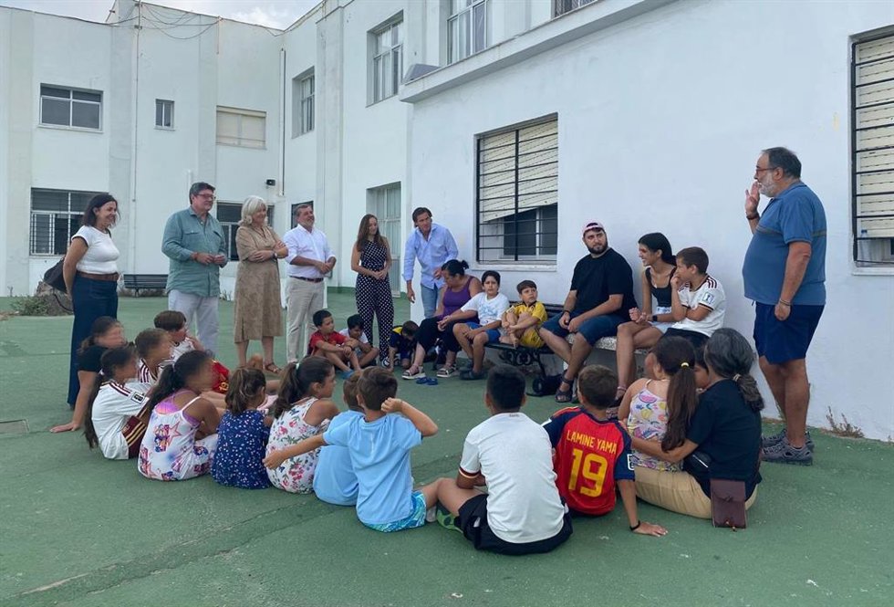 Mercedes Colombo en la escuela de verano que se celebra en el CEIP Santa Teresa de Cádiz.
