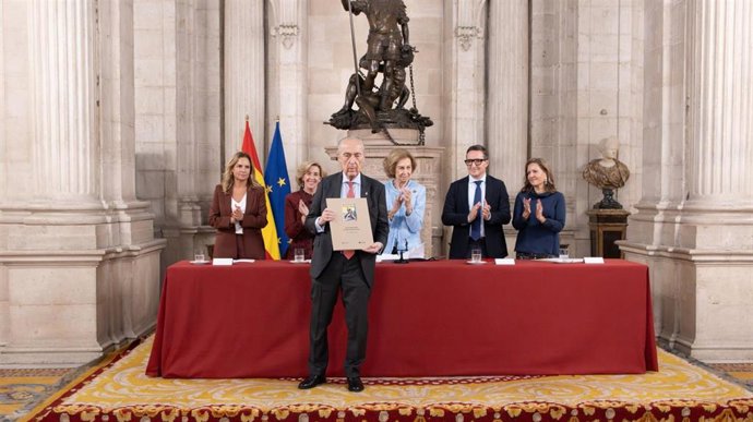 La Reina Sofía en un acto en la USAL.