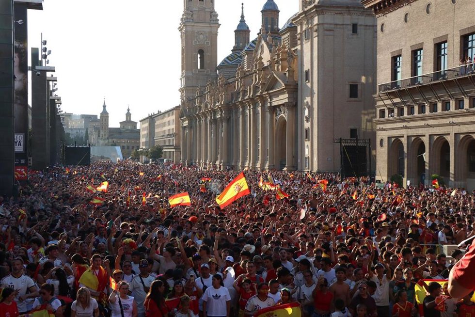 Zaragoza.- Más de 32.400 personas siguieron la final del Mundial desde la pantalla gigante de la plaza del Pilar