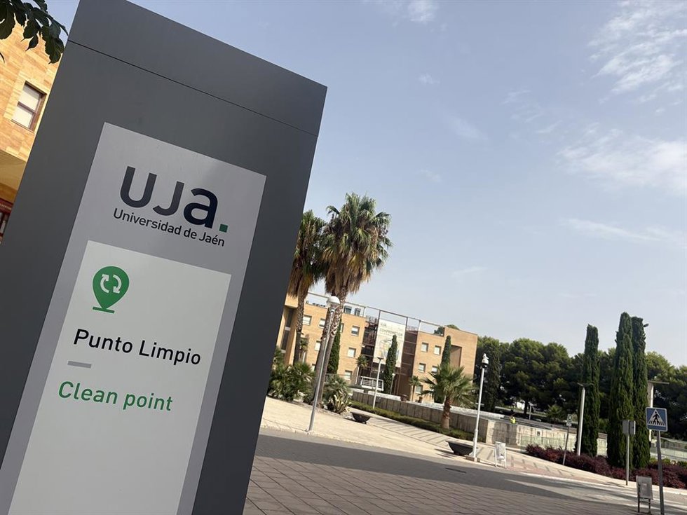 Punto limpio en la UJA