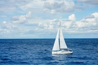 Archivo - Barco por el Mediterráneo