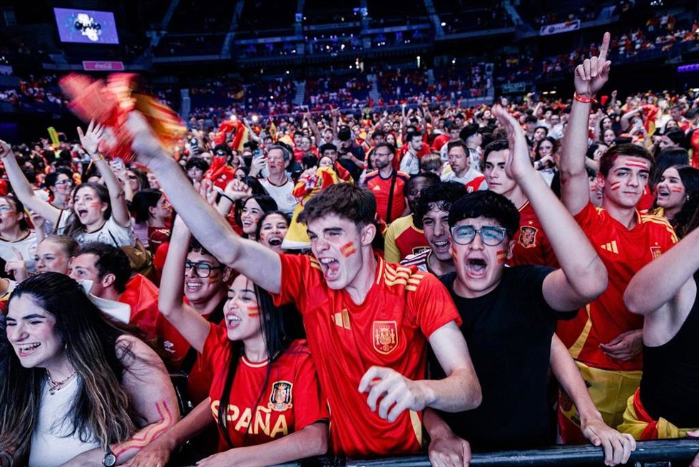 Aficionados de la selección española durante la celebración del partido entre España y Argentina