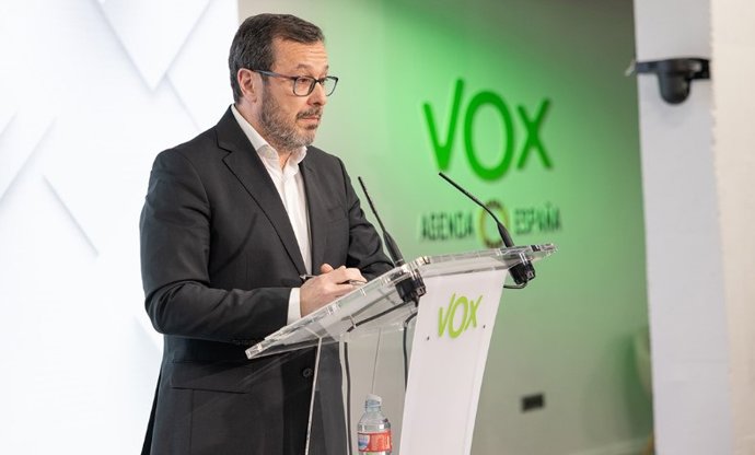 El portavoz nacional de Vox, José Antonio Fúster, en rueda de prensa a 20 de julio de 2026
