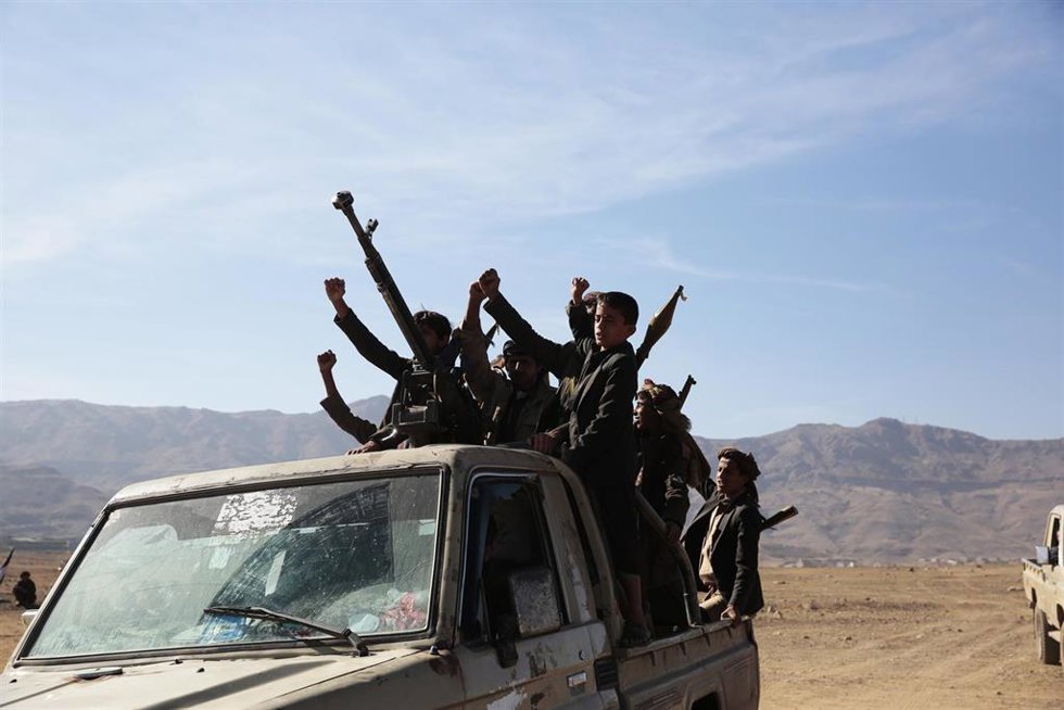 Archivo - Partidarios de los rebeldes hutíes de Yemen