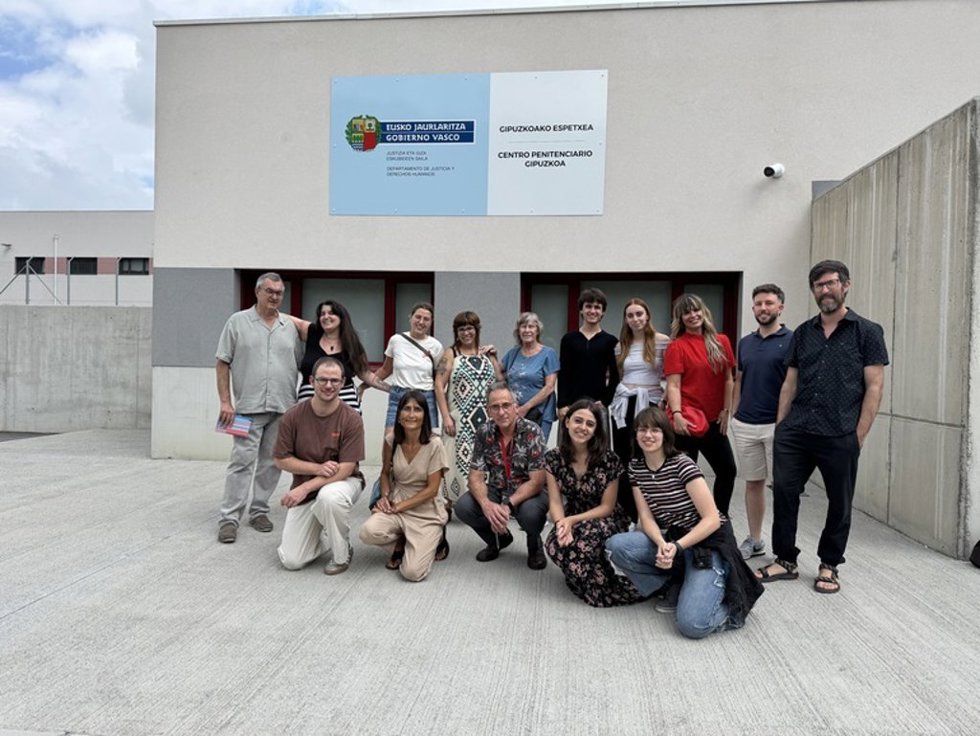 Un total de 12 estudiantes comparten aula con 20 presos en un curso de verano de EHU celebrado en la prisión de Zubieta