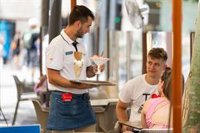 Los restaurantes y el ocio nocturno piden una solución a los "reiterados" cortes eléctricos en la Playa de Palma