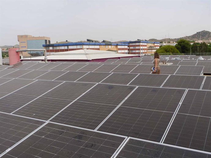 Instalación de autogeneración solar del Aulario Severo Ochoa.