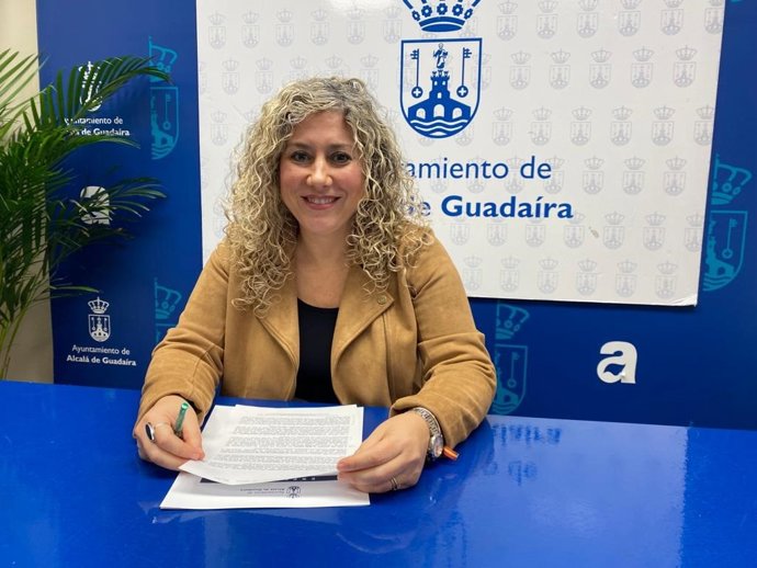 Archivo - Imagen de archivo de la delegada de Servicios Sociales en el Ayuntamiento de Alcalá de Guadaíra, Rocío Bastida.