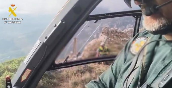 La Guardia Civil localiza y rescata a dos jóvenes desaparecidos mientras realizaban una ruta en Quirós