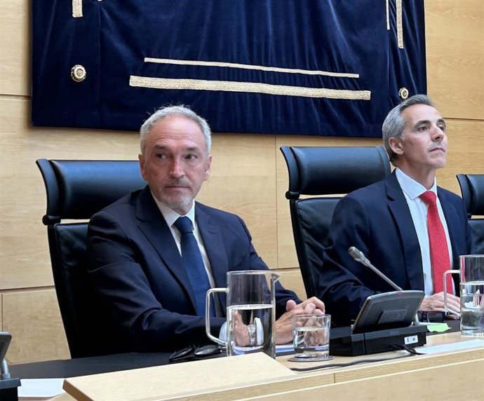 El consejero de Cultura, Turismo y Deporte, Alberto Díaz Pico (a la izquierda).