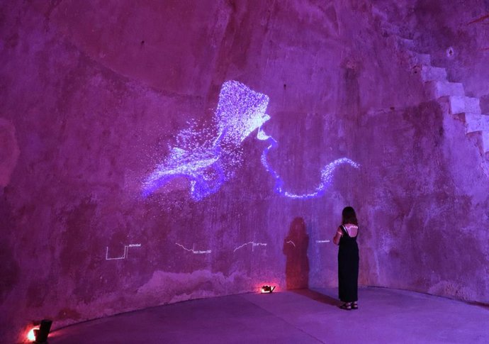 Anna Pastor condensa el aliento de más de doscientas personas en una instalación en el Museo de Aguas de Alicante