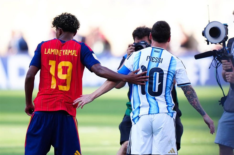 Lamine Yamal y Leo Messi en la final del Mundial entre España y Argentina