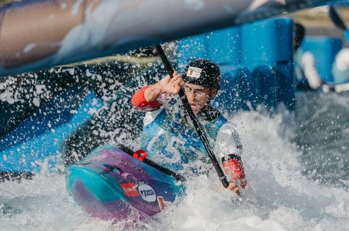 David Llorente se cuelga el bronce en contrarreloj de kayak cross en el Mundial