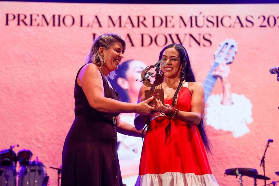 Lila Downs recibe el Premio La Mar de Músicas 2026 con un concierto que celebra el mestizaje