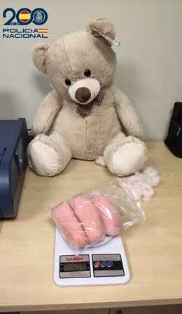 Cocaína rosa apreendida em uma remessa de pacotes no Aeroporto de Tenerife Norte