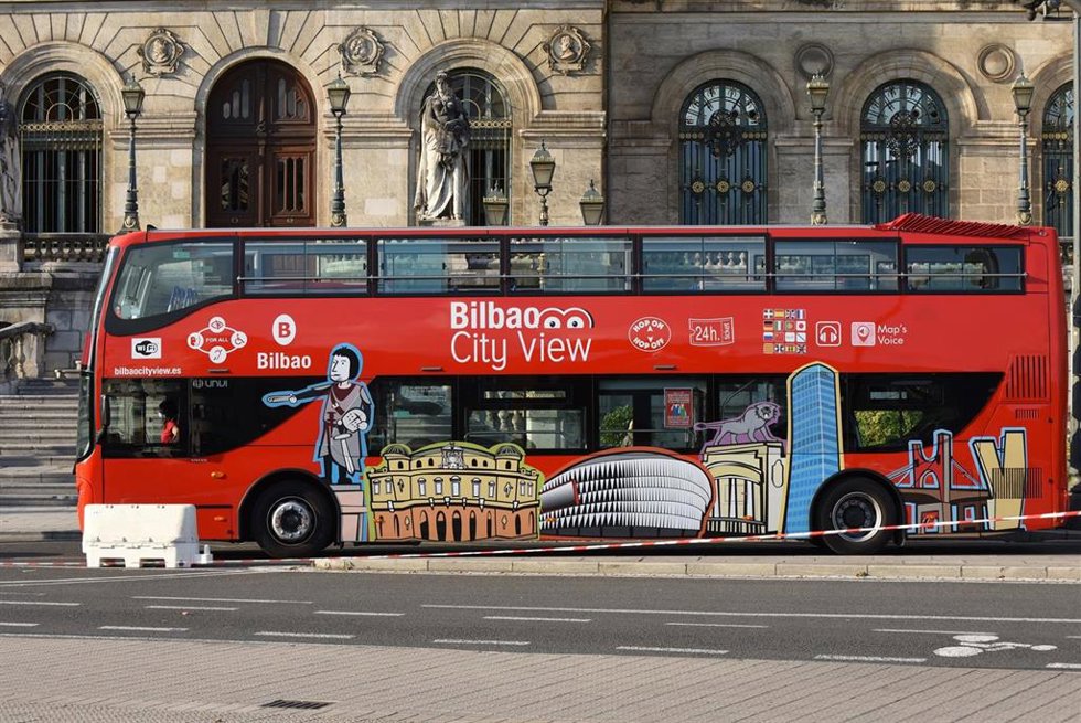 Archivo - Autobús turístico de Bilbao