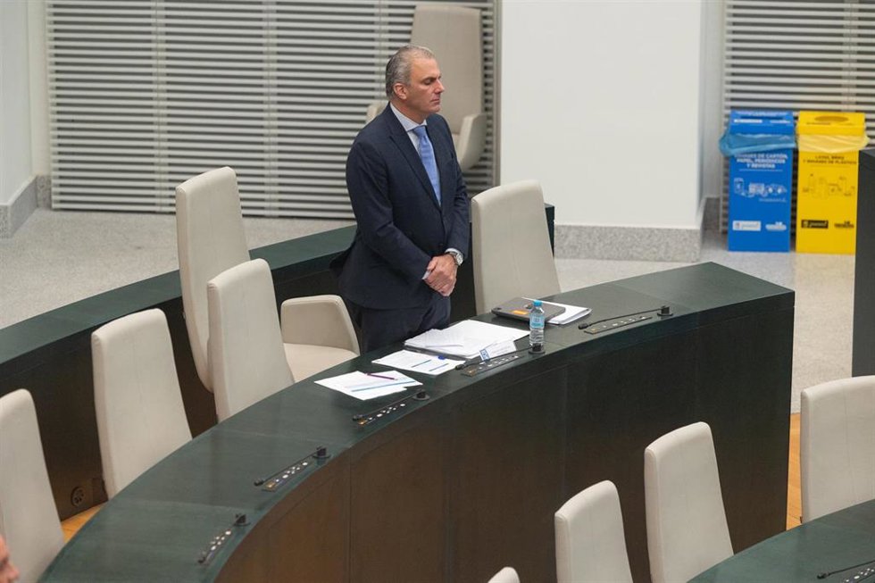 El concejal no adscrito, Javier Ortega Smith, durante una sesión ordinaria del Pleno municipal, en el Palacio de Cibeles, a 21 de julio de 2026, en Madrid (España). La victoria de Reyes Maroto en las primarias socialistas a la Alcaldía de Madrid frente a 