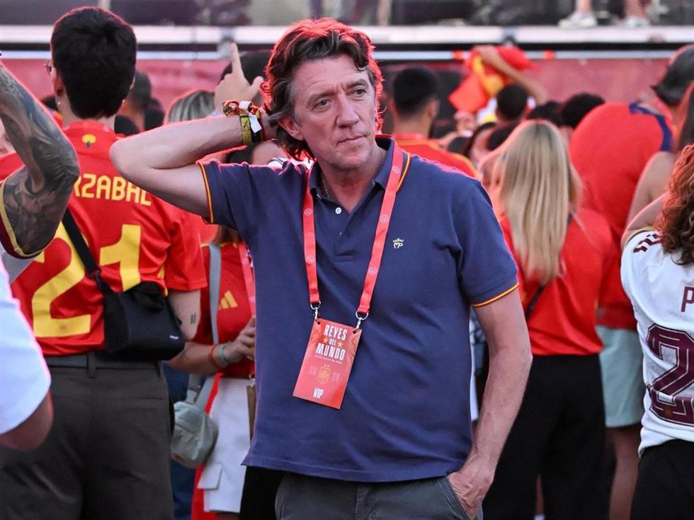 Colate Vallejo-Nágera celebrando la victoria de La Roja en Cibeles