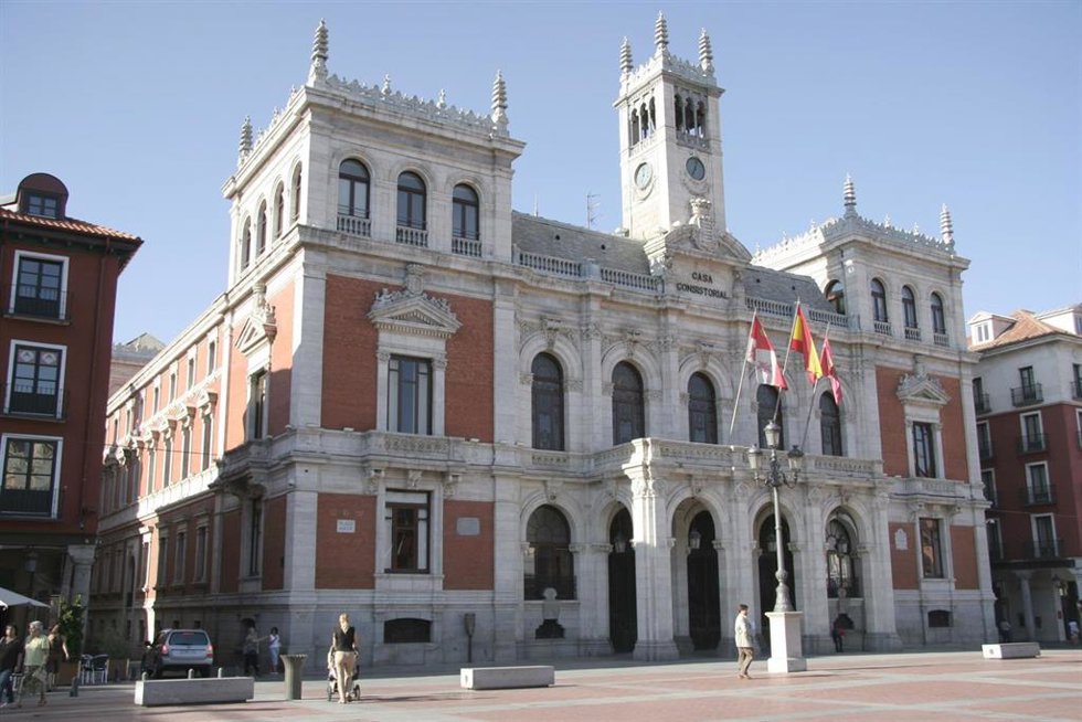 Archivo - Fachada del Ayuntamiento de Valladolid