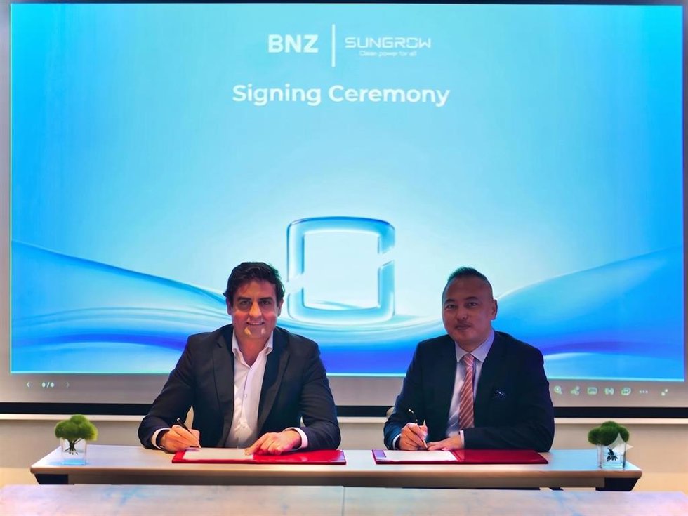 BNZ sella una alianza con la china Sungrow para el suministro de 240 MWh en baterías para proyectos en Italia