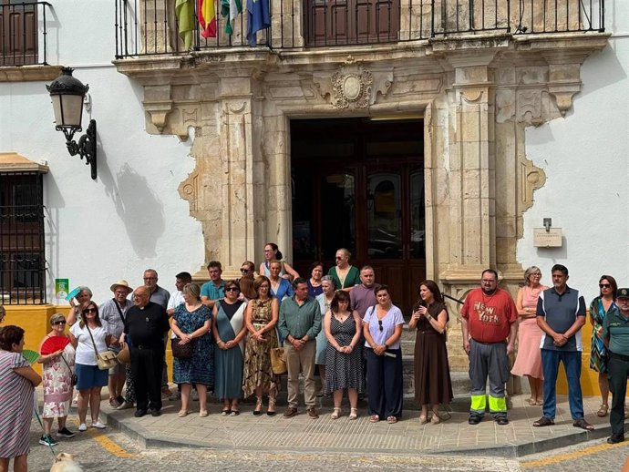 Minuto de silencio tras la muerte violenta de una anciana en Alcaudete