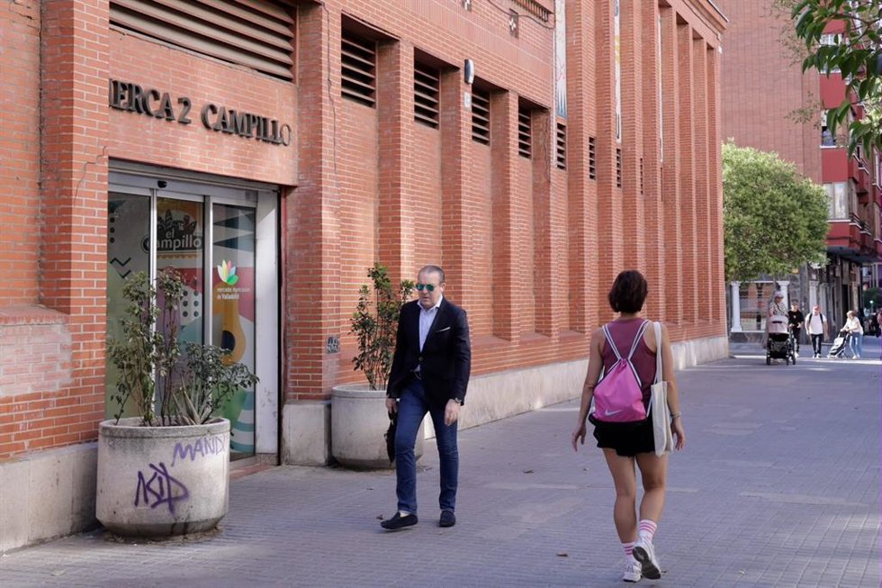 Uno de los accesos al Mercado municipal del Campillo.