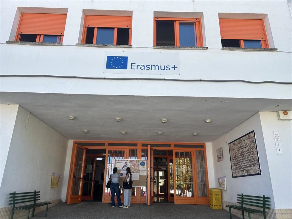 Archivo - Estudiantes de FP beneficiarios del Programa Erasmus+ podrán acceder a becas complementarias de movilidad de la Junta