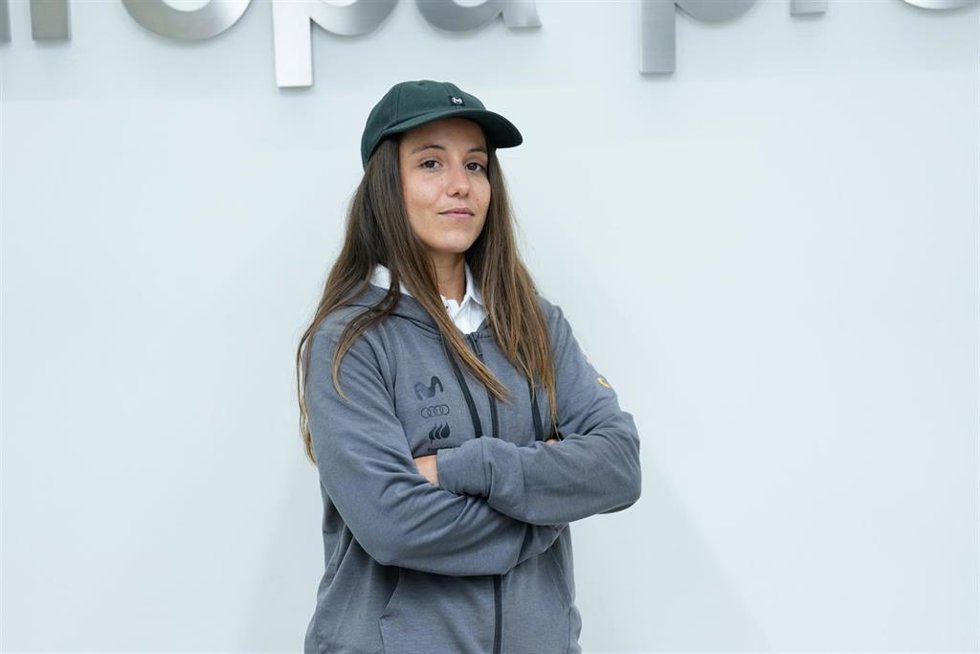 Archivo - La 'snowrider' española Núria Castán, en una entrevista a Europa Press.