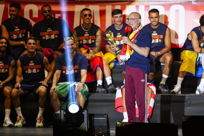 Luis de la Fuente celebrates on stage during celebration of Spain as Champions of the FIFA World Cup 2026 at Cibeles Palace on July 20, 2026 in Madrid, Spain.