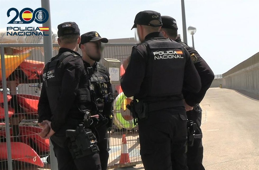 Archivo - Agentes de la Policía Nacional
