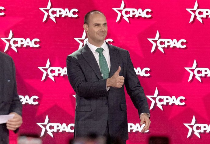 Archivo - April 4, 2026, Grapevine, Texas, USA: Eduardo Bolsonaro, Member of the Chamber of Deputies of Brazil, arrives to speak at CPAC 2026 at the Gaylord Texan Resort & Convention Center in Grapevine, Texas on Friday, March 27, 2026
