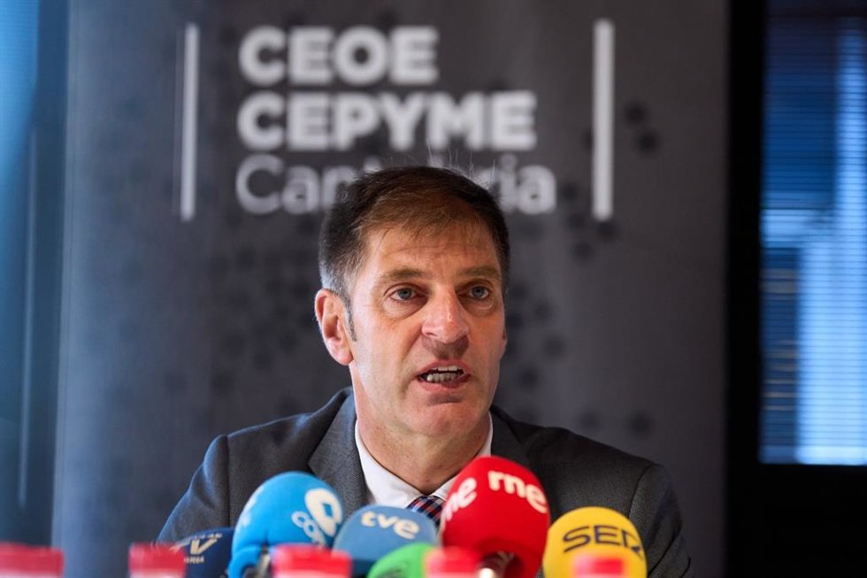 Archivo - El presidente de CEOE-Cepyme Cantabria, Enrique Conde