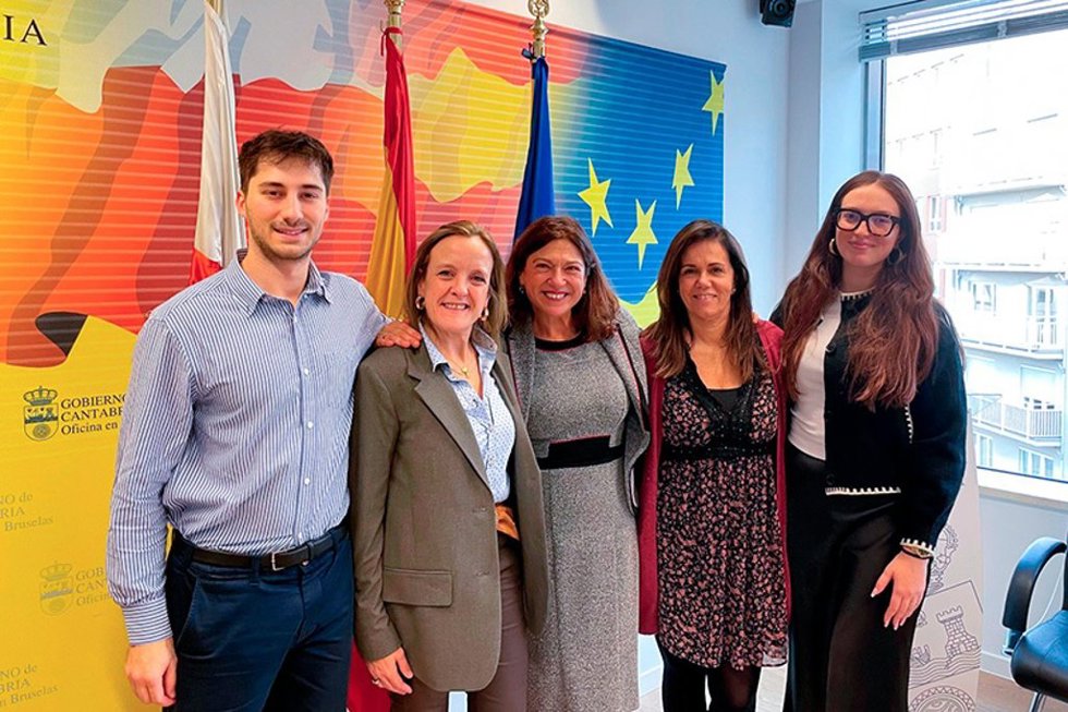 Imagen de archivo de la consejera de Presidencia en una visita a la Oficina del Gobierno de Cantabria en Bruselas