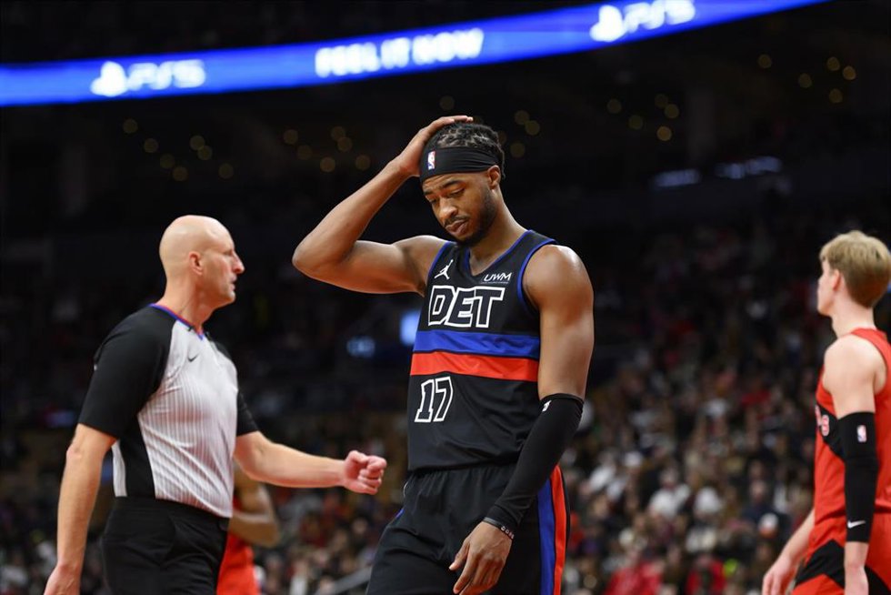 Archivo - El alero estadounidense Stanley Umude en un partido de los Detroit Pistons ante los Toronto Raptors en la NBA, en noviembre de 2023