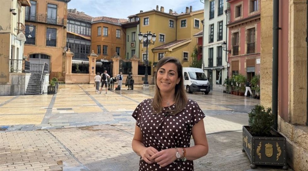 Archivo - La portavoz del Grupo Municipal Vox en Oviedo, Sonsoles Peralta.