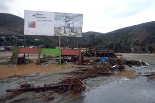 La Serena, 20 de julio de 2026. En la tarde noche de ayer domingo se produce en la localidad rural de Islon en La Serena un grave aluvion producto del aumento y crecida de las quebradas. Alejandro Pizarro/Aton Chile