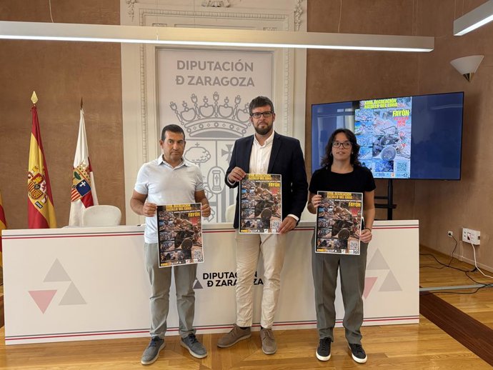 La recreación de esta decisiva batalla de la Guerra Civil incluye una feria de militaría antigua, trincheras de guerra, campamento histórico, caballería, aviación y todo tipo de vehículos y armas.