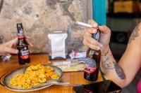 La hostelería rechaza el inicio del trámite parlamentario para la prohibición de fumar en terrazas