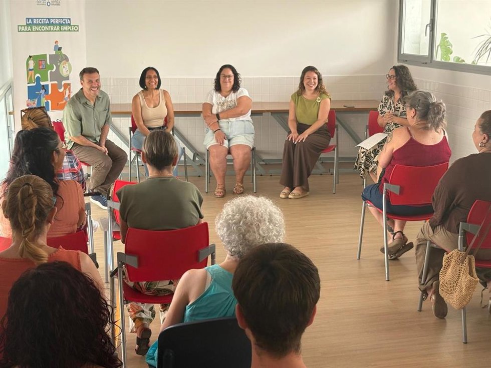 La delegada de Empleo del Ayuntamiento de Alcalá de Guadaíra, Paula Fuster, inaugura la segunda convocatoria de la 19ª edición del programa Vives Emplea Saludable