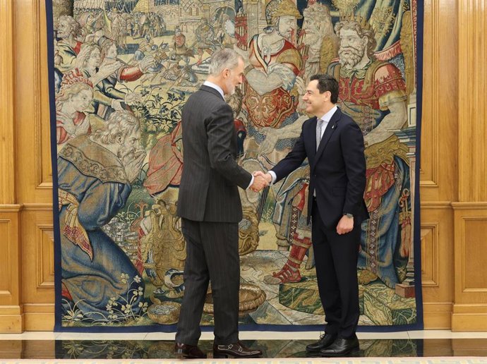 (i-d) El Rey Felipe VI recibe en audiencia al presidente de la Junta de Andalucía, Juan Manuel Moreno Bonilla, en el Palacio de La Zarzuela, a 21 de julio de 2026, en Madrid (España). Moreno Bonilla tomó posesión del cargo el día 5 de julio de 2026 para u