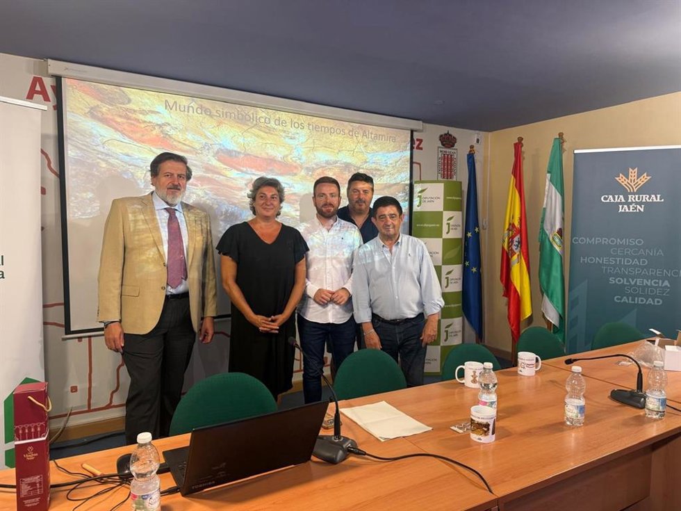 Participantes en la inauguración del curso