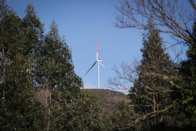 Archivo - Parque eólico de Mondego, a 19 de febrero de 2026, entre Ribadeo y Trabada, Lugo, Galicia (España). La compañía de capital público-privado Recursos de Galicia adquiere el Parque eólico Mondego al Banco Sabadell. La compra del Parque por parte de