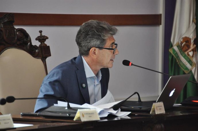 El concejal popular José María Álvarez durante su intervención en el pleno/Archivo