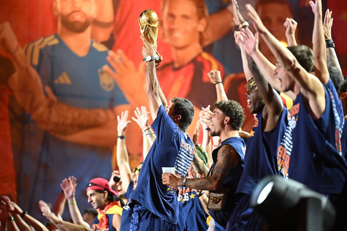 Prima de España por ganar el Mundial 2026: ¿da para comprar un piso en los barrios más caros de Madrid y Barcelona?