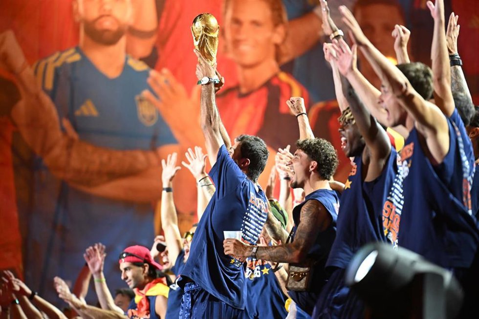Los jugadores de la selección durante la celebración del Mundial en Cibeles, a 20 de julio de 2026, en Madrid (España)