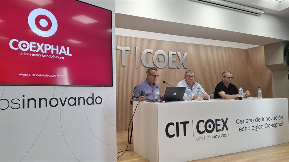 Responsables de Coexphal durante la presentación del avance de resultados de la campaña hortofrutícola 2025-2026.