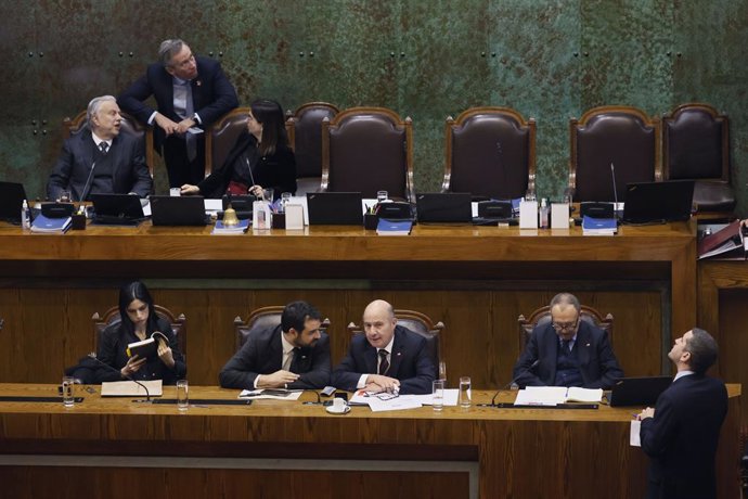 Valparaiso, 21 de julio 2026  El subsecretario de Hacienda, Juan Pablo Rodriguez, y el ministro de Hacienda, Jorge Quiroz, en la sesión de la Camara de Diputados   Sebastian Cisternas/Aton Chile