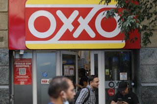 Santiago, 5 de enero de 2023. Imagenes referenciales de la cadena comercial Oxxo    Dragomir Yankovic/Aton Chile
