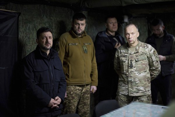 Zelenski destituye al comandante en jefe de las Fuerzas Armadas tras el cese del ministro de Defensa
